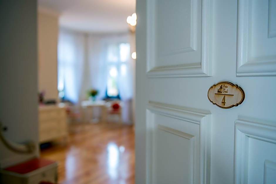 Pałac w Orli - pokoje, restauracja