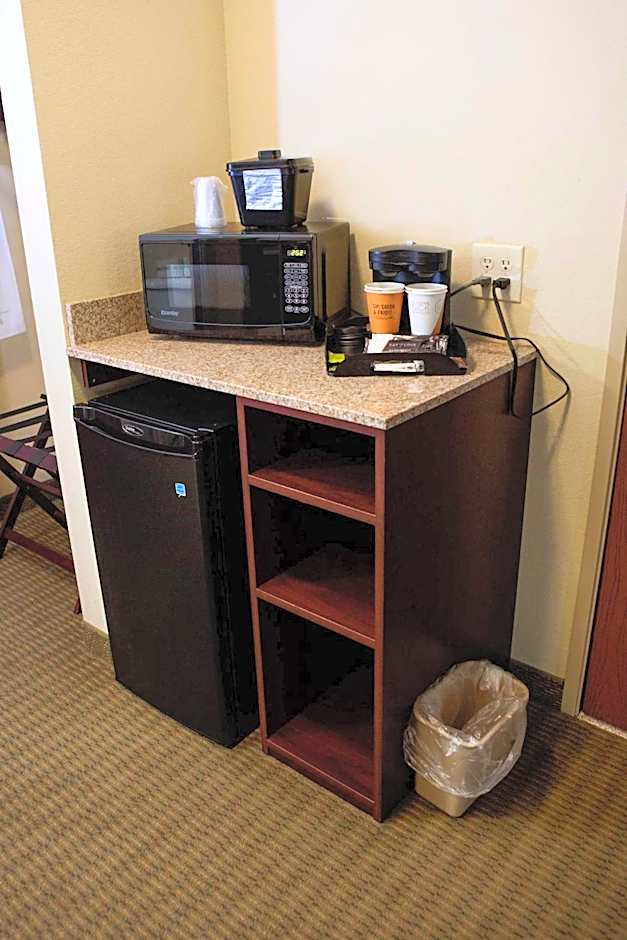 Cobblestone Hotel & Suites - Knoxville