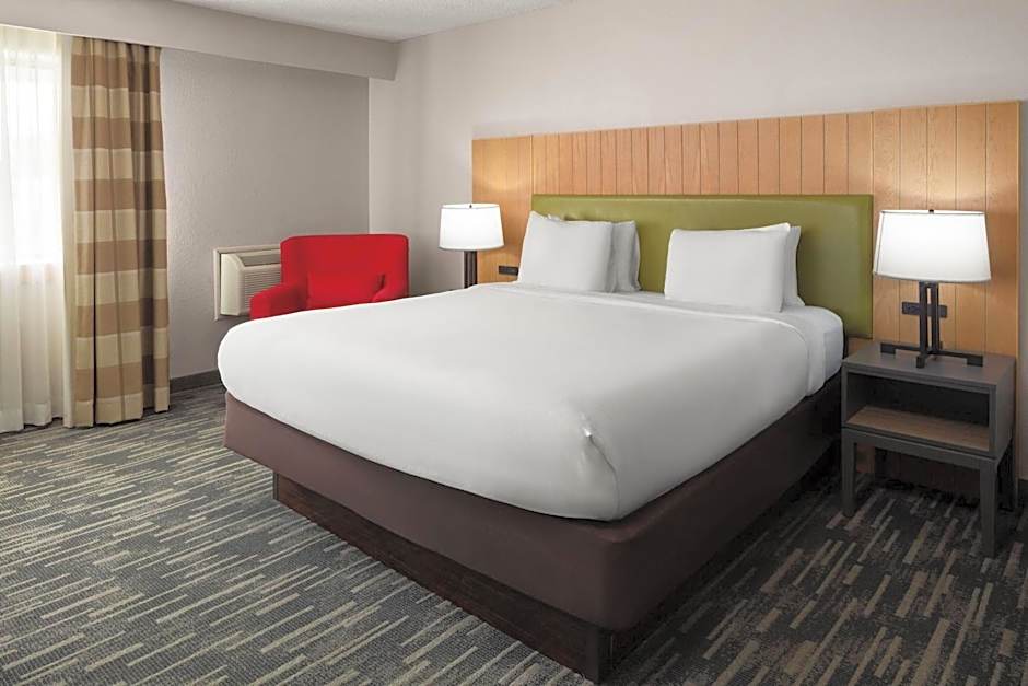 Wingate by Wyndham Lincoln Airport East I-80 