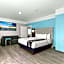 La Quinta Inn & Suites by Wyndham Raymondville