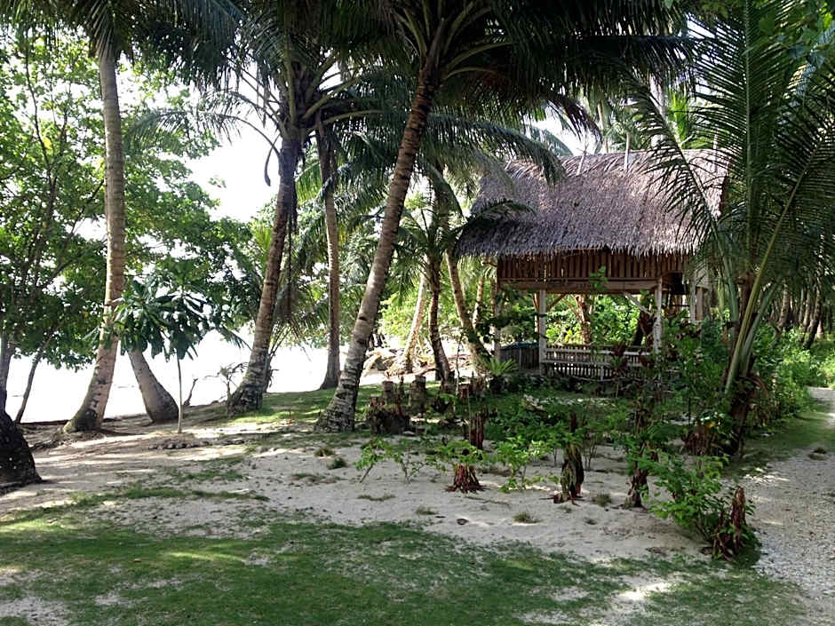 Masokut Surf Camp Siberut E"bay 1 minute walking Beng-Beng 5 minute walking,Pitstop 10 minute walking nipussy 1 hour walking short walking only minute distances from our place