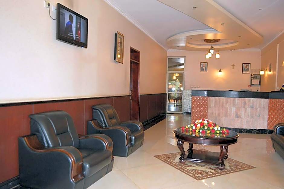 Super Paradise Hotel
