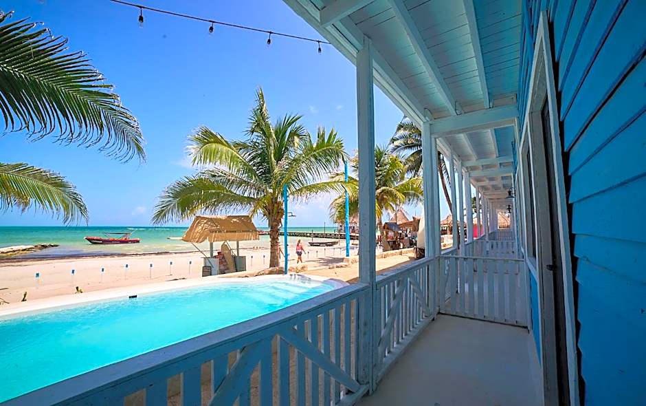 El Faro Beach Front by ÓOL Hotels