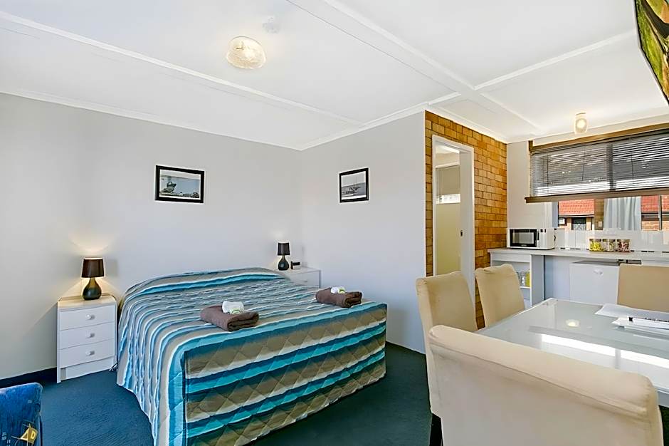Ocean Crest Motel