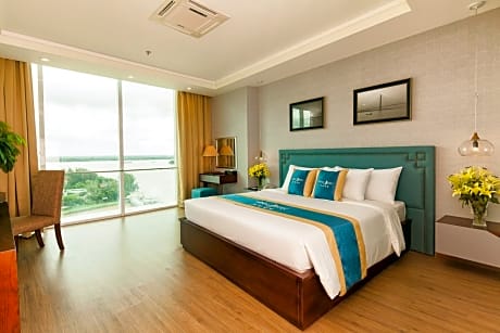 Deluxe Double Room with River View
