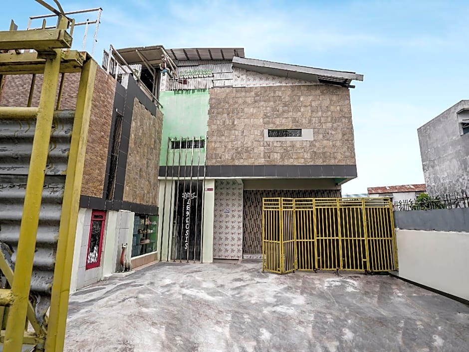 OYO 90158 Hotel Lendosis Perintis Kemerdekaan