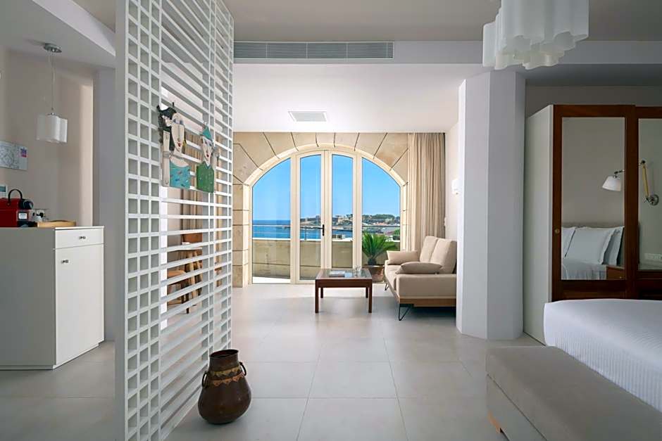 Macaris Suites & Spa