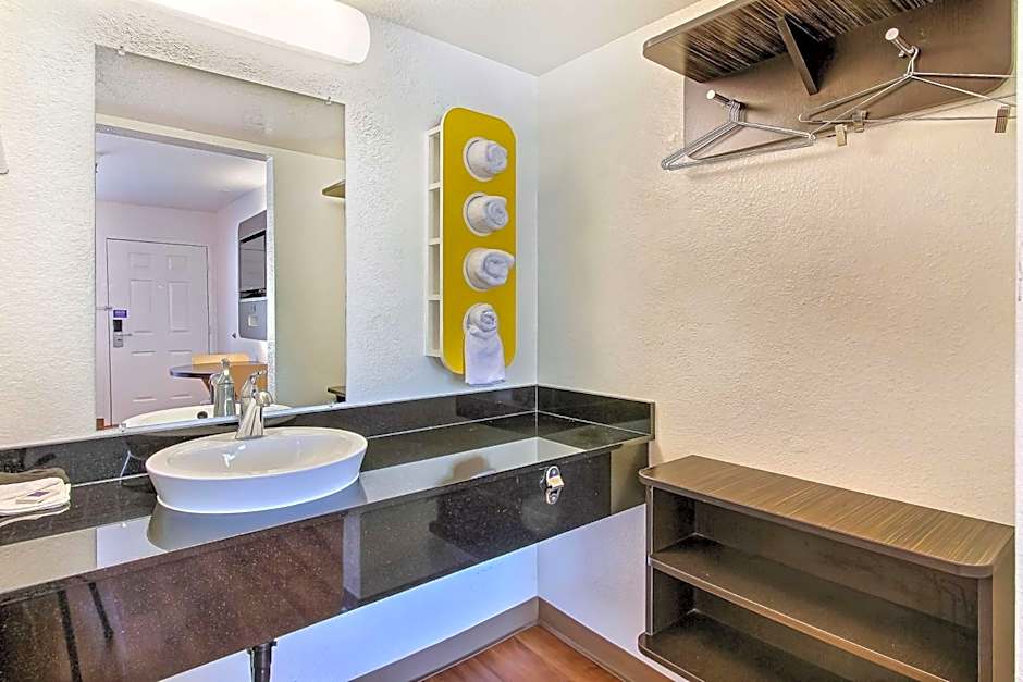 Motel 6-Watsonville, CA - Monterey Area