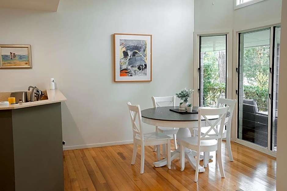 Lake Russell Lakeside Retreat