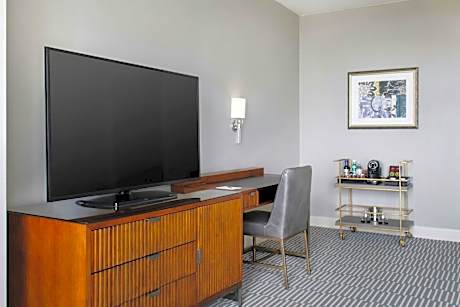 Ambassador Suite with City View