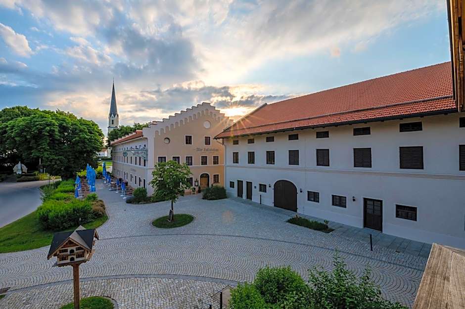 LANDHOTEL ALTE ZOLLSTATION- Historical Building