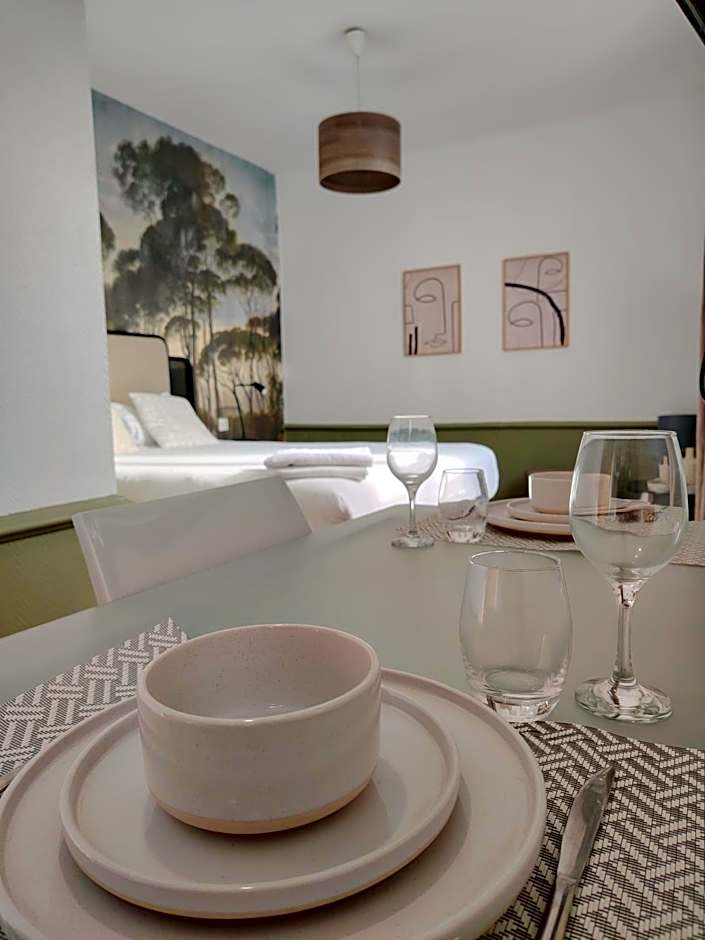 Le Village Montmartre by Hiphophostels