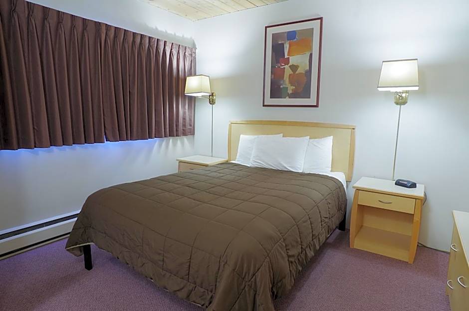 Photo 1 of 7 of 1 Queen Bed Suite