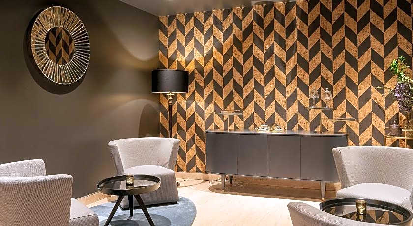 Eugenia de Montijo, Autograph Collection by Marriott