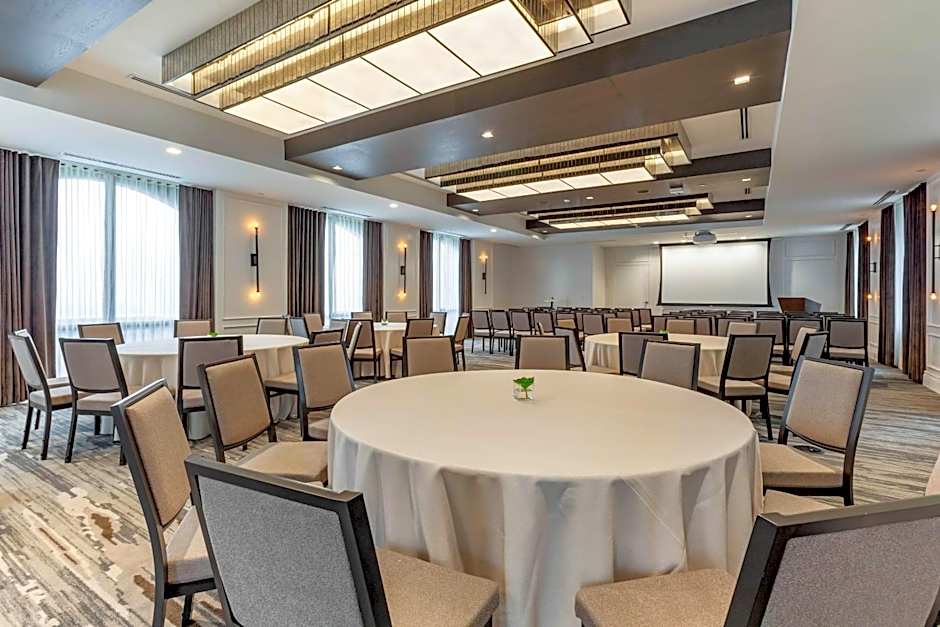 Cambria Hotel Houston Downtown Convention Center