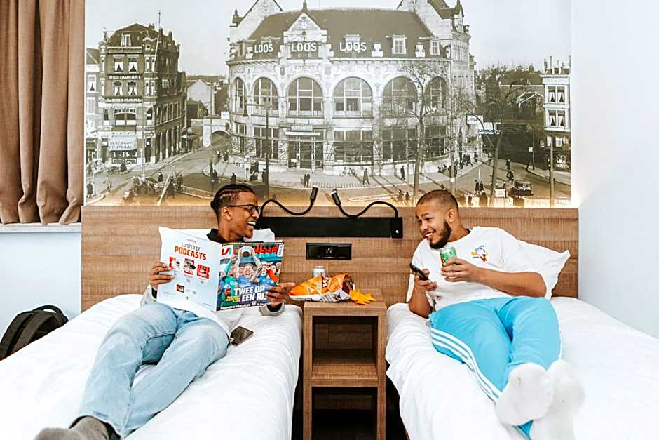 Rotterdam Teleport Hotel