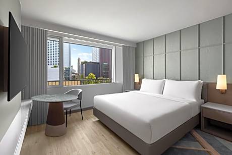 Deluxe King Room with City View