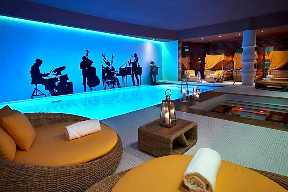 Aria Hotel Budapest by Library Hotel Collection