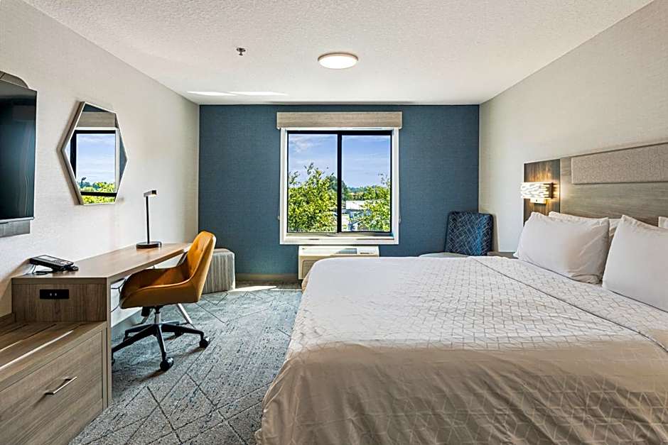 Holiday Inn Express & Suites Buford NE - Lake Lanier by IHG