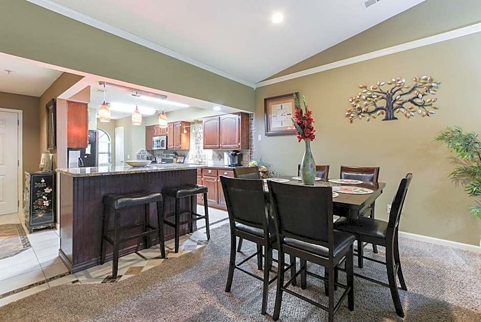 Luxury Condos at Thousand Hills - Heart of Branson - Beautifully remodeled - Spacious and Affordable