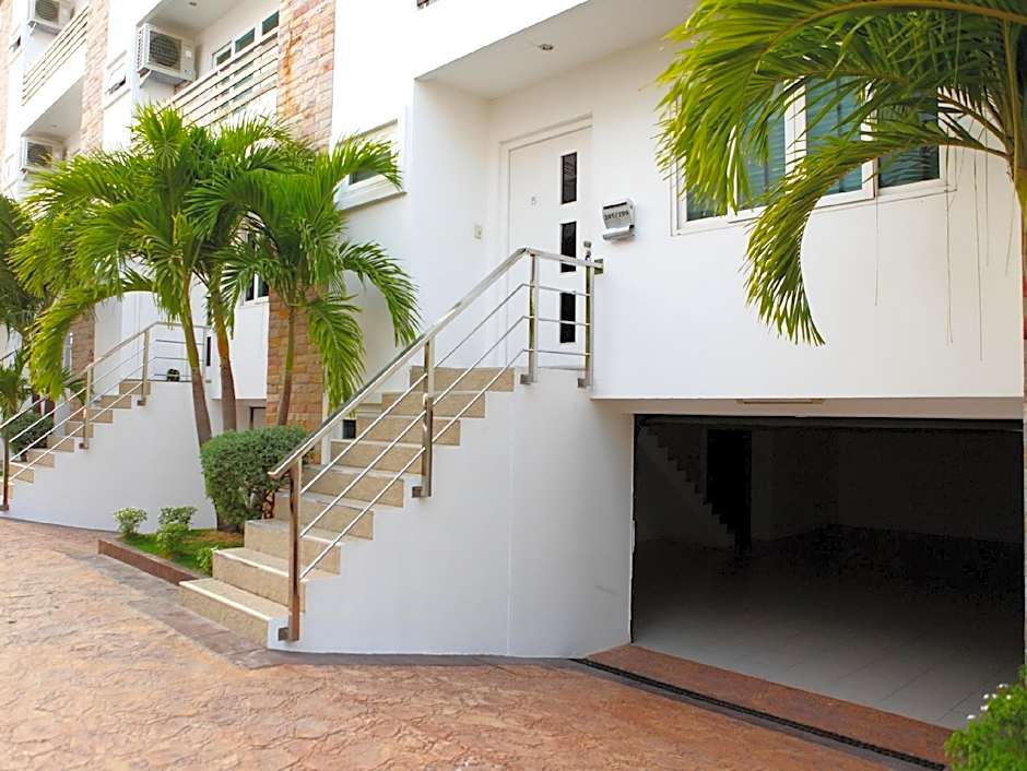 Hidden Palm Pool Villas