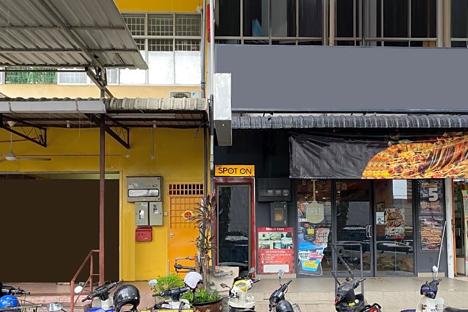 SPOT ON 90293 SK Budget Hotel