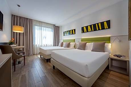 Family Room (4 Adults)