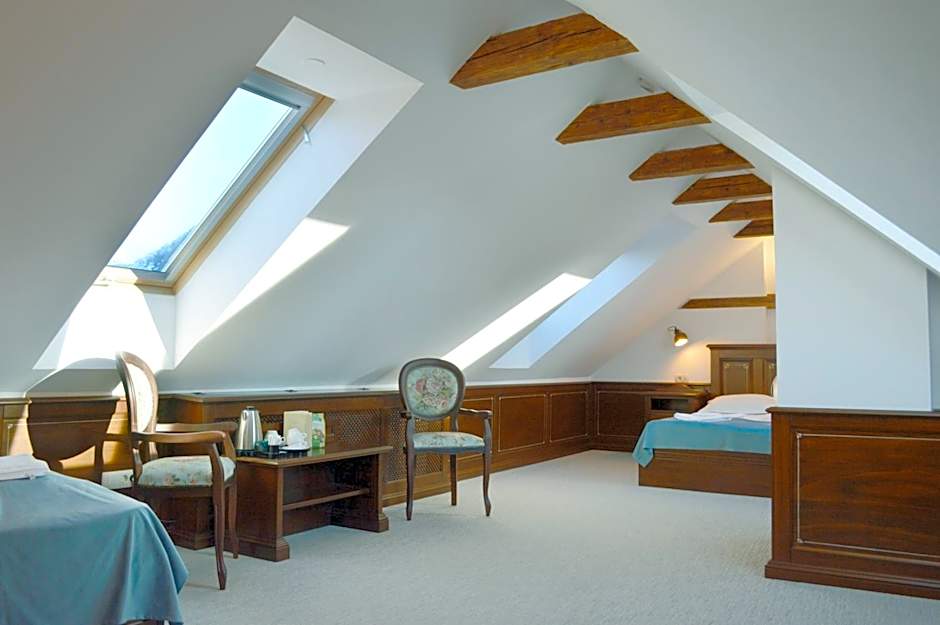 HOTEL BOUTIQUE CASA CHITIC -HOTEL AND RESTAURANT Str Johann Gott nr7