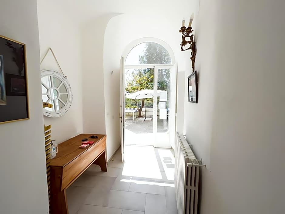 Casa Ninà- Camere con Vista Mare e Terrazza a Raito, Costiera Amalfitana