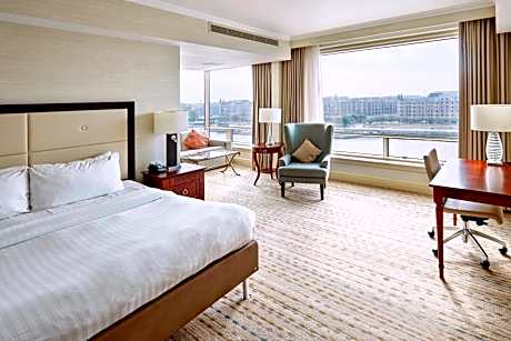 Junior King Suite - Executive Lounge Access