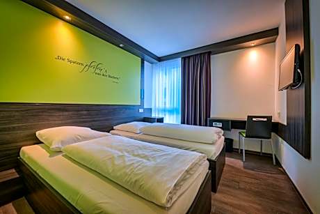 Family offer with 2 double rooms next to each other or facing each other without connecting door (2 Adults + 2 Children)
