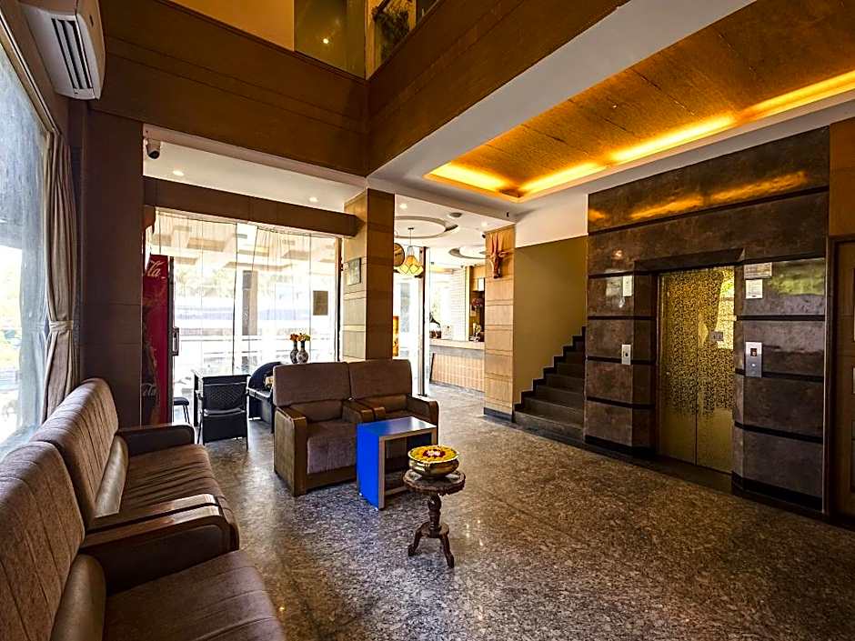 Hotel Tamizh Park