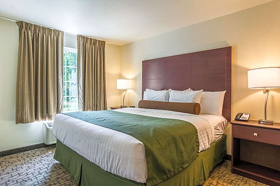 Cobblestone Hotel & Suites - Torrington