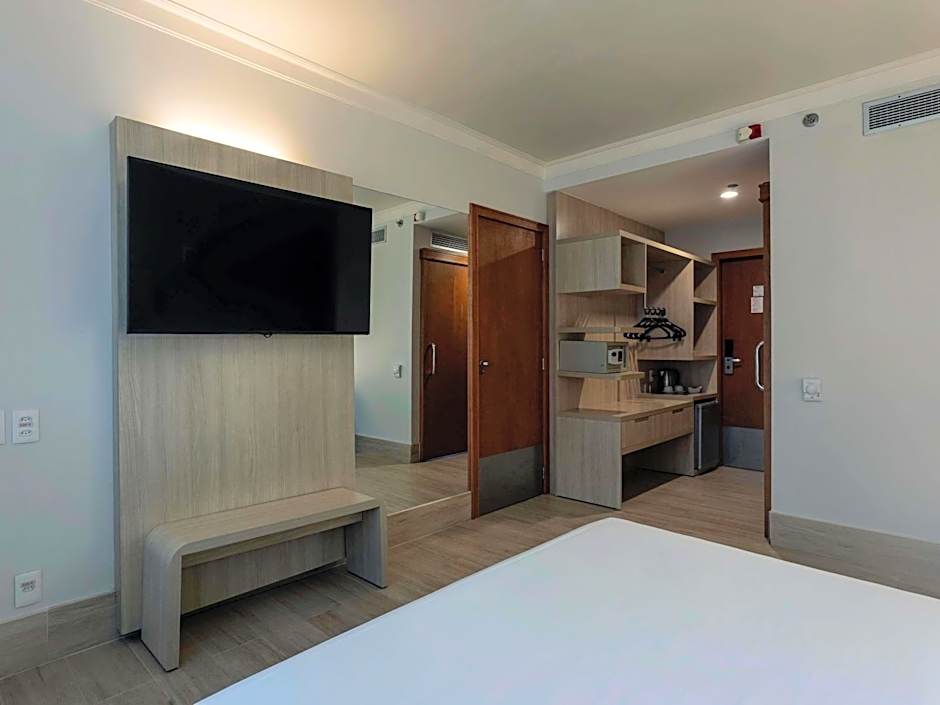Mercure Salvador Rio Vermelho Hotel