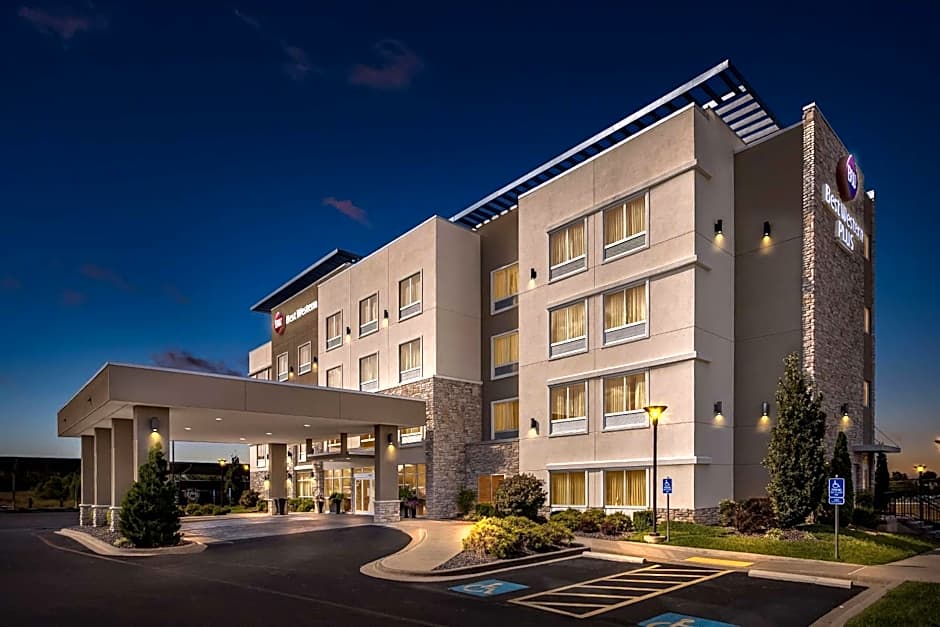 Best Western Plus Bolivar Hotel & Suites