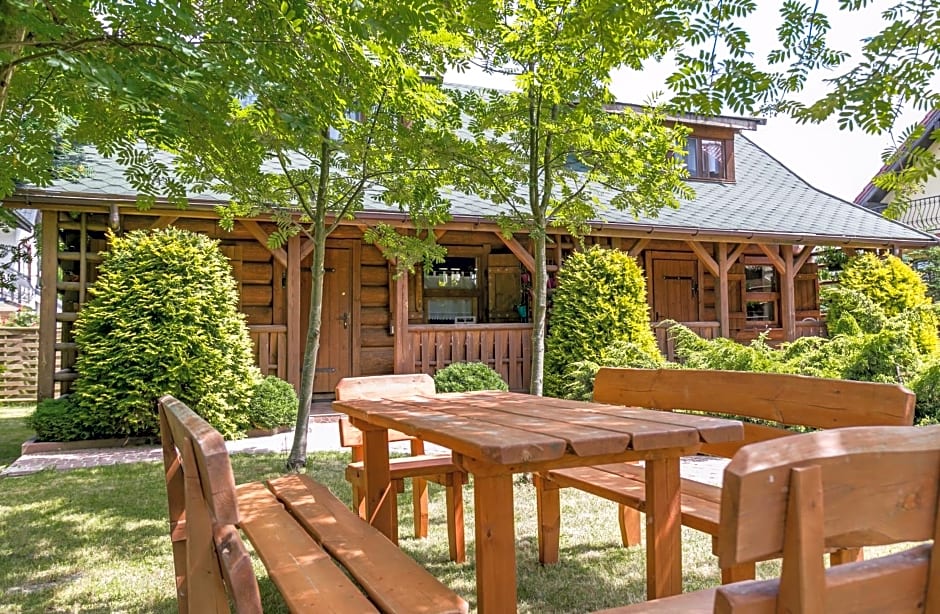 DOMKI POD JARZĘBINĄ