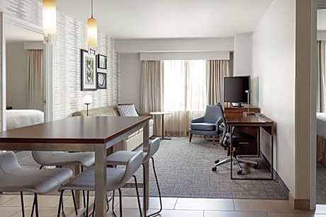 Two-Bedroom Suite with Bath Tub - Mobility Accessible