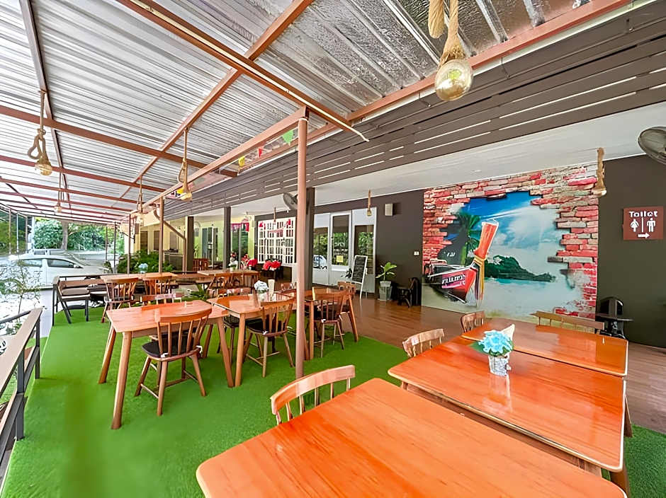 Royal Hill Satun Hotel