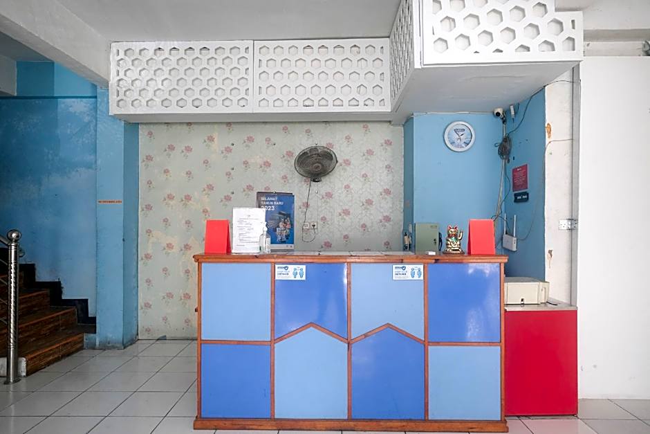 RedDoorz @ Jalan Brigjend Katamso Medan 2