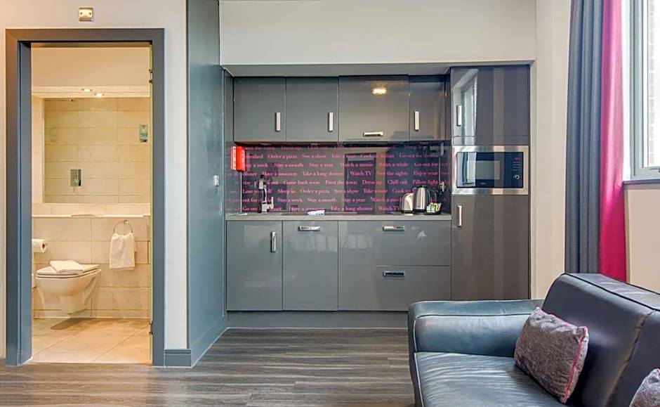 Roomzzz Chester City