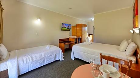 Queen Single Room