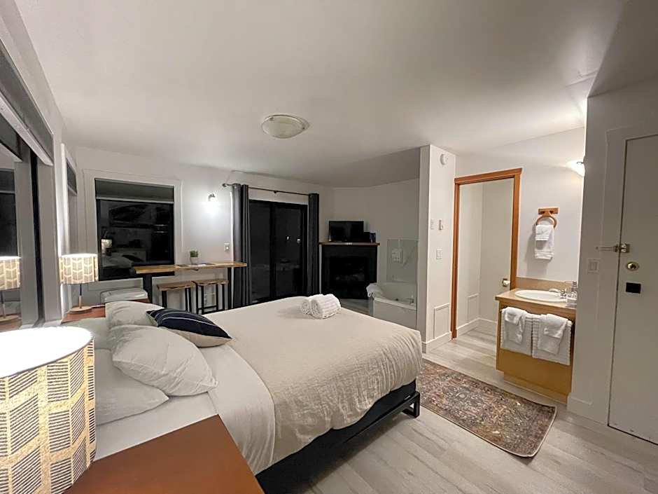 Private Room On Waterfront Property With Hot Tub & Firepit - Sea Esta