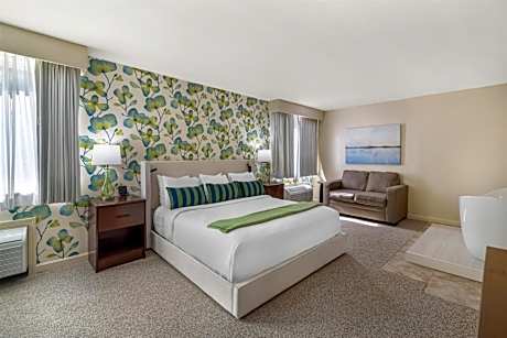 Oversize King Room with Jetted Tub and Fireplace