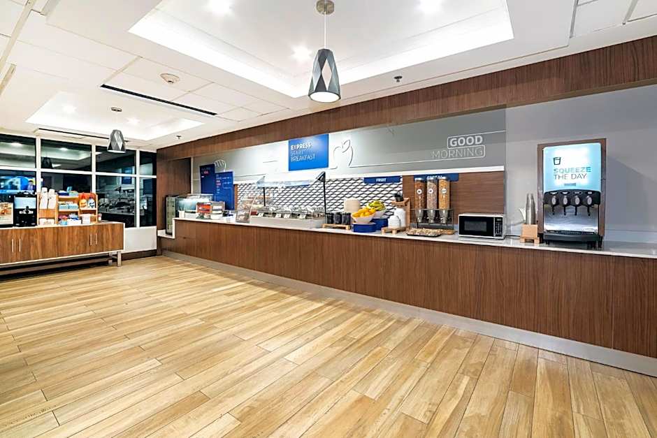 Holiday Inn Express Hotel & Suites Walterboro I-95 By IHG