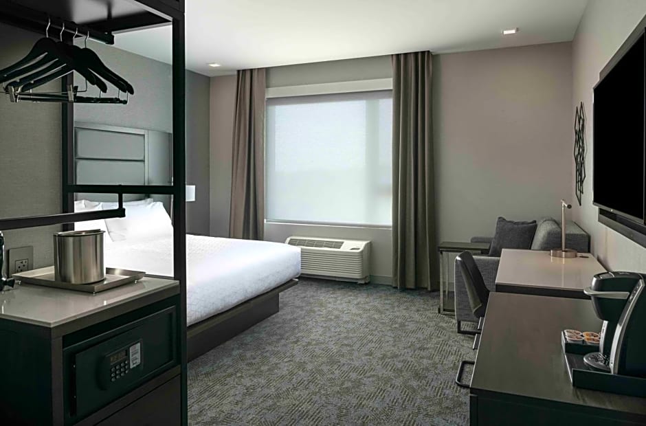 Holiday Inn Express Boston Logan Airport - Revere By IHG