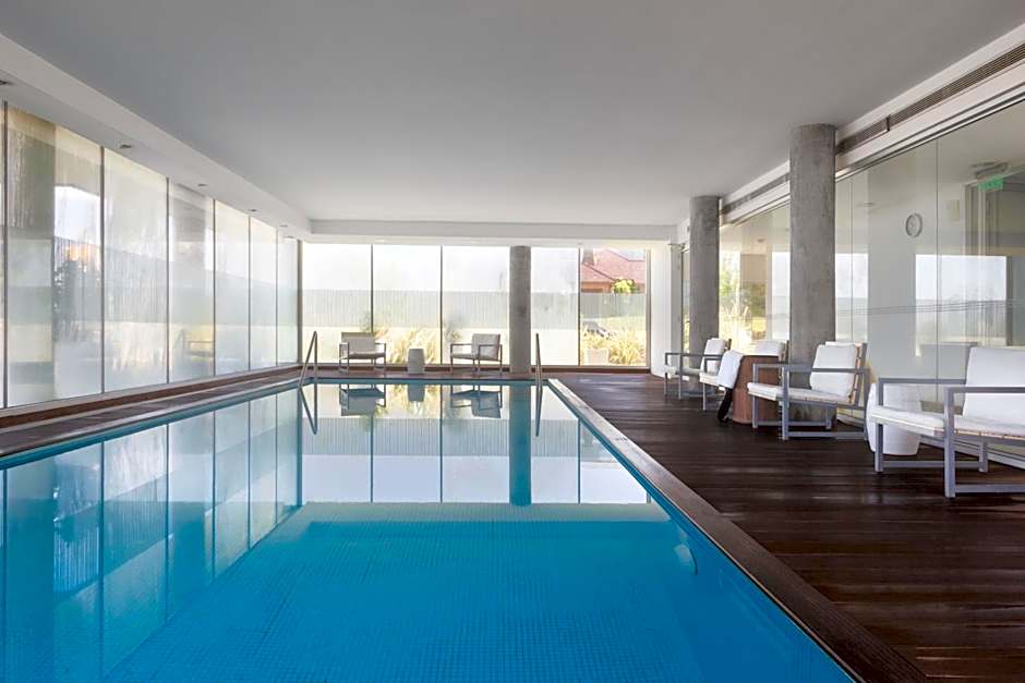 Real Colonia Hotel & Suites