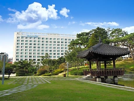 Hotel Hyundai by Lahan Ulsan