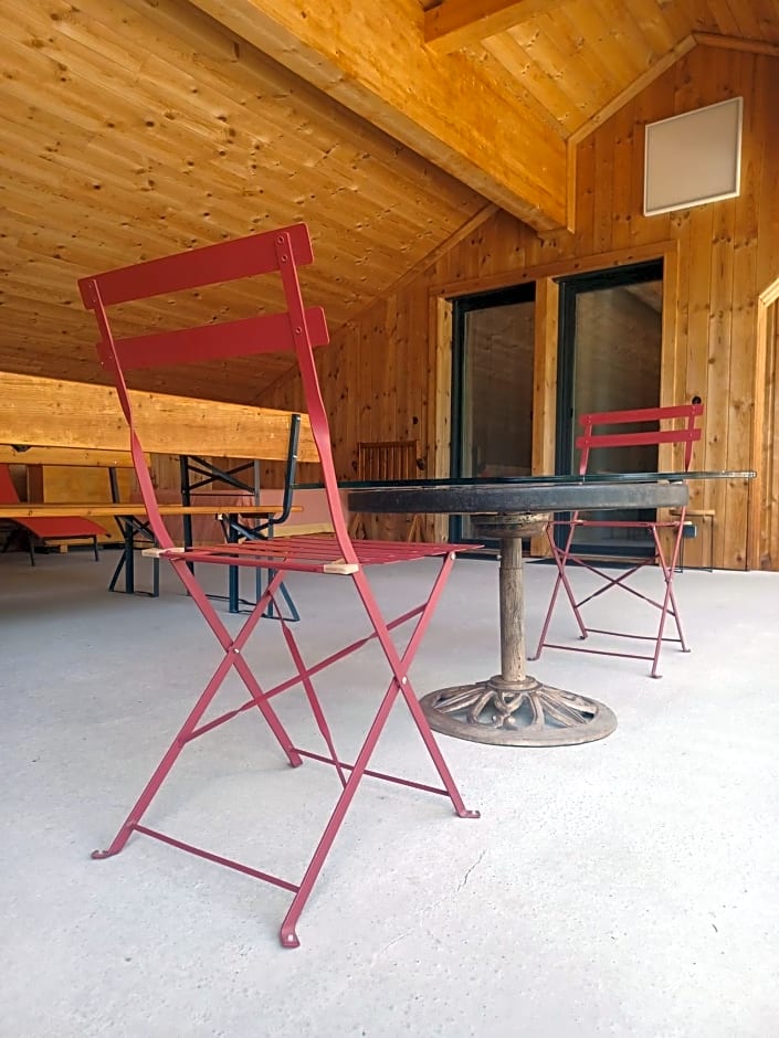 Chalet Les Cols - Chambres avec terrasse & jardin - proche de la nouvelle gare