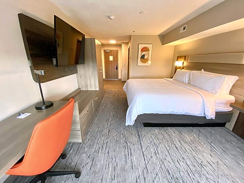 Holiday Inn Express & Suites Elyria By IHG