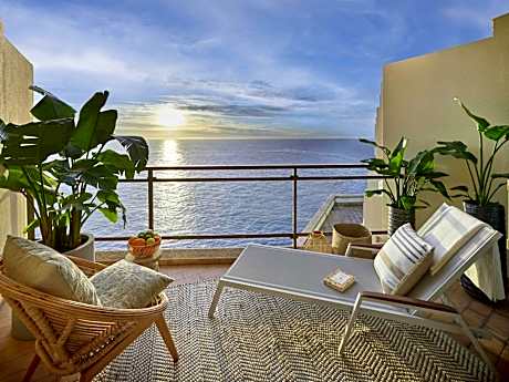 Signature Sea View Room 1 king bed